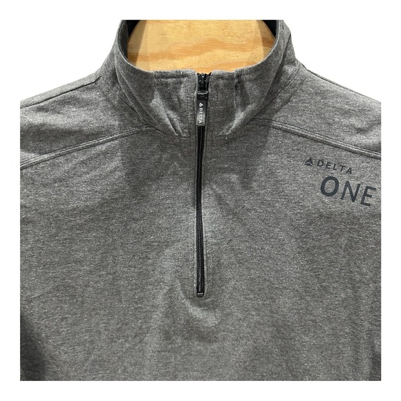 DELTA‎ ONE 1/4 Zip Sweater Mens S/M Gray Poly Cotton Lux Business Class - Picture 1 of 8